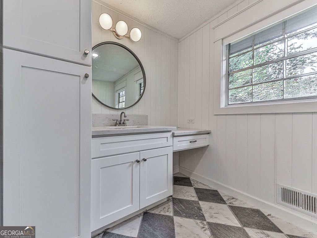 421 Creek Valley Drive Woodstock - 24