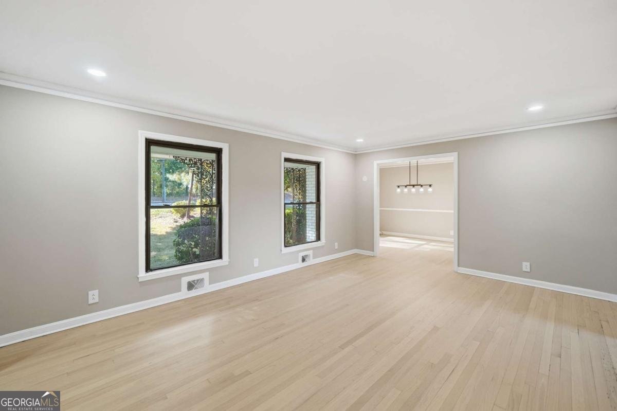 3303 Clifton Church Road Atlanta - 20