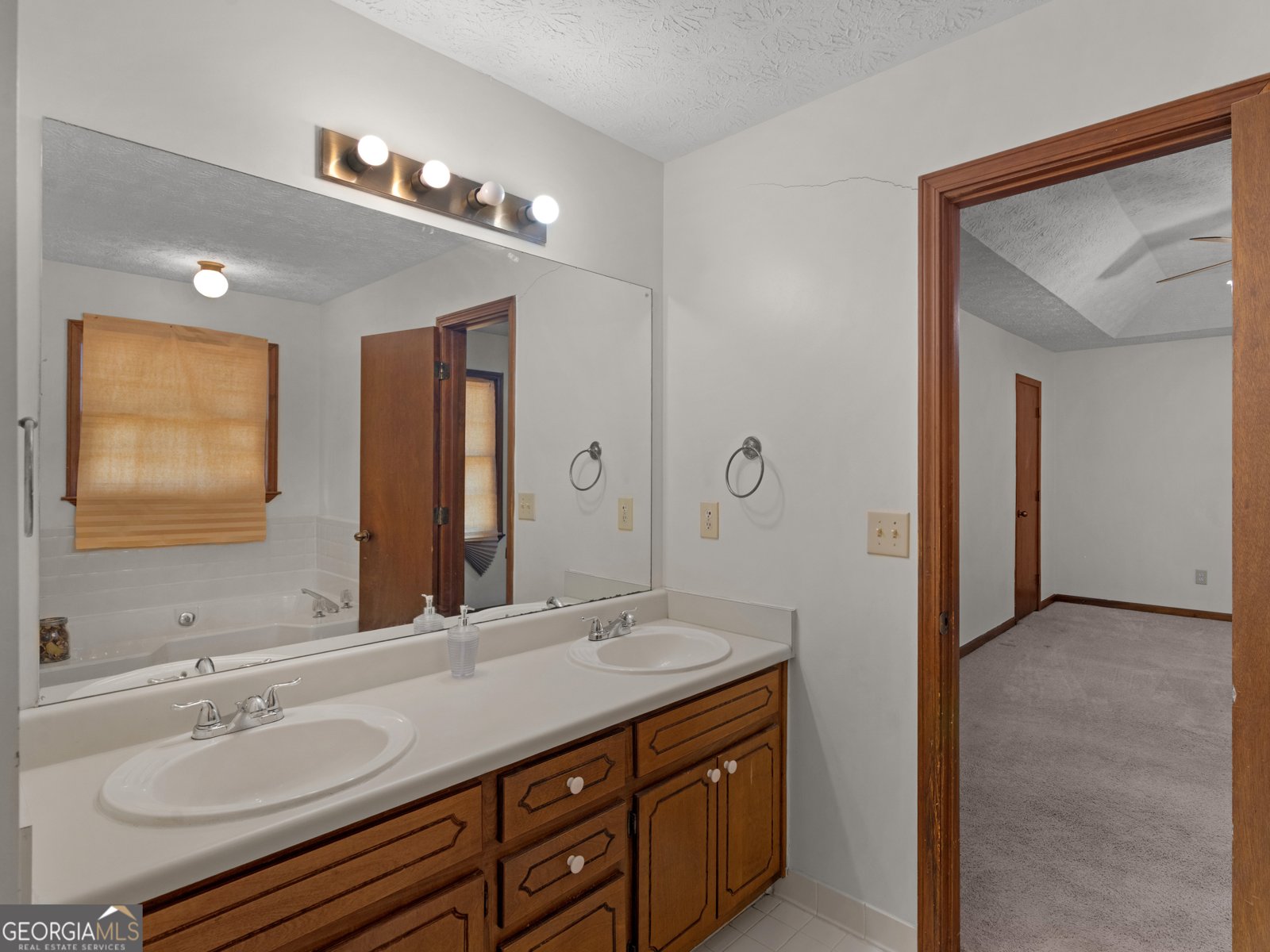 222 Farmbrook Parkway Stockbridge - 34