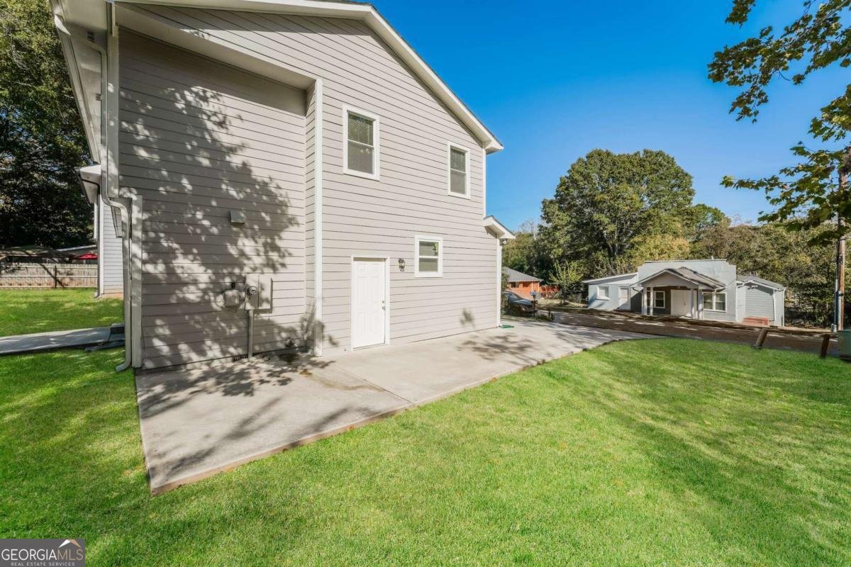 884 Third Street Stone Mountain - 17