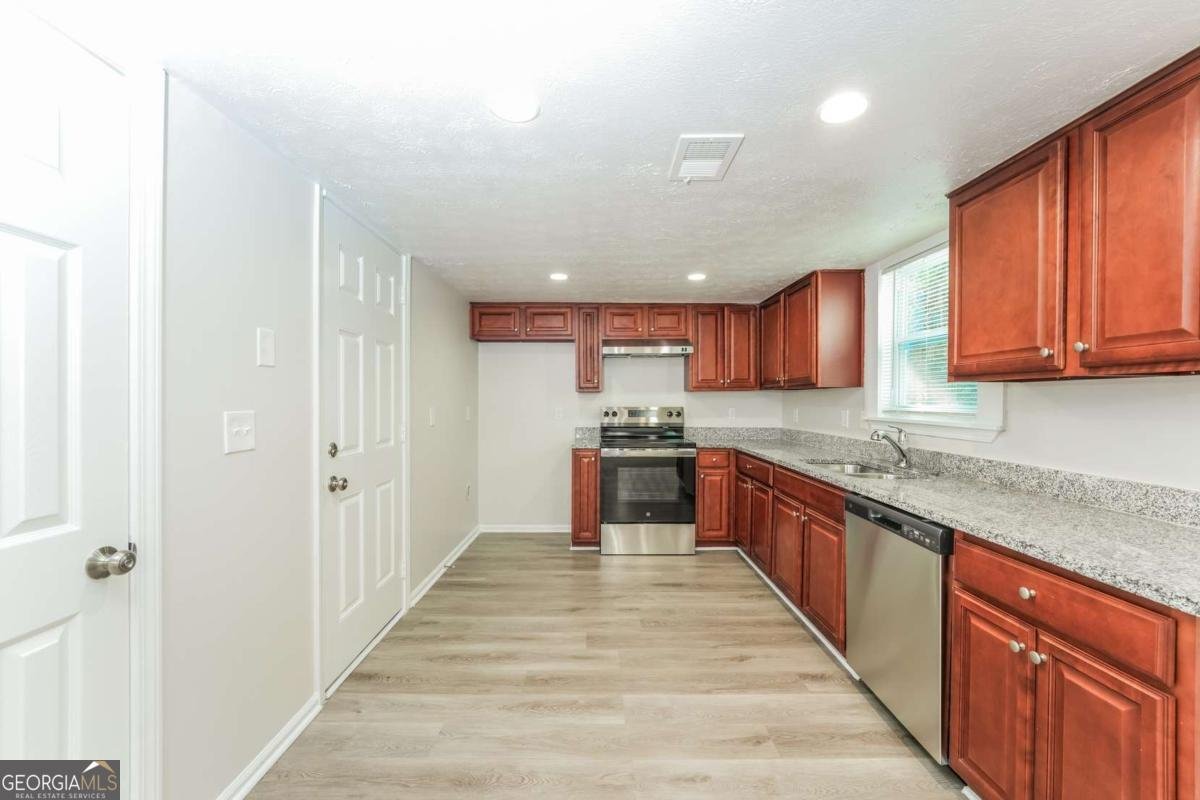 884 Third Street Stone Mountain - 3