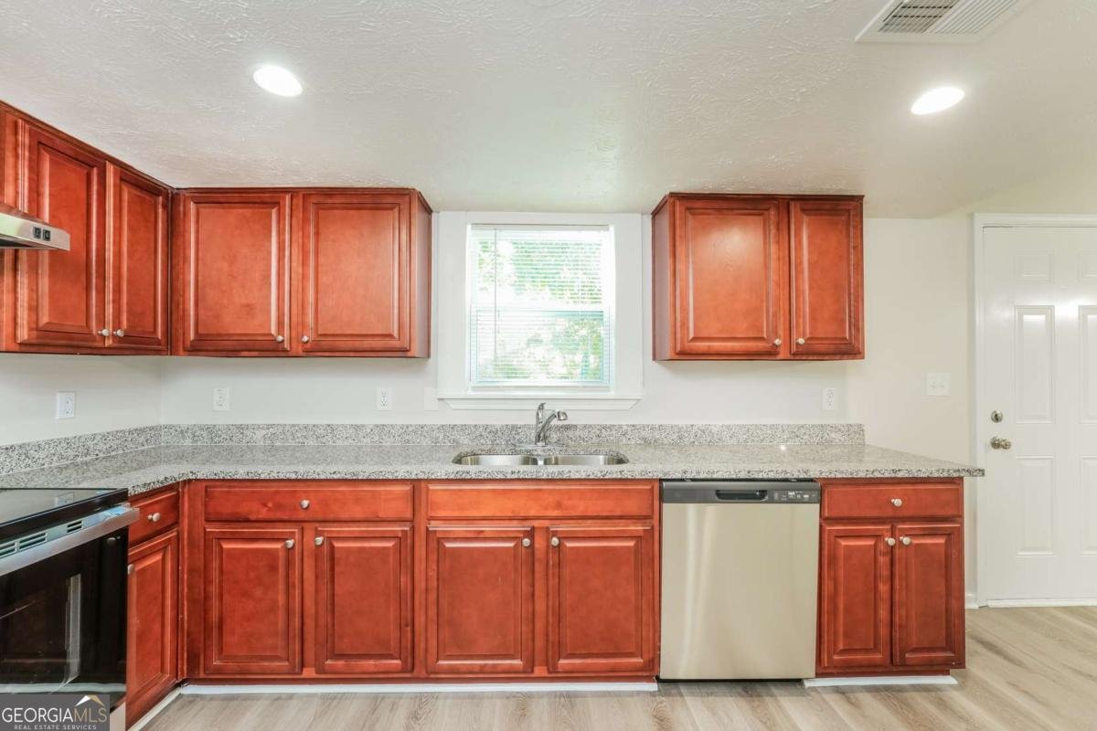 884 Third Street Stone Mountain - 4