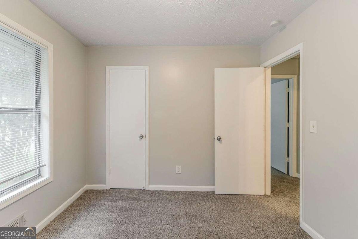 2218 Lowtrail Court Lithonia - 6