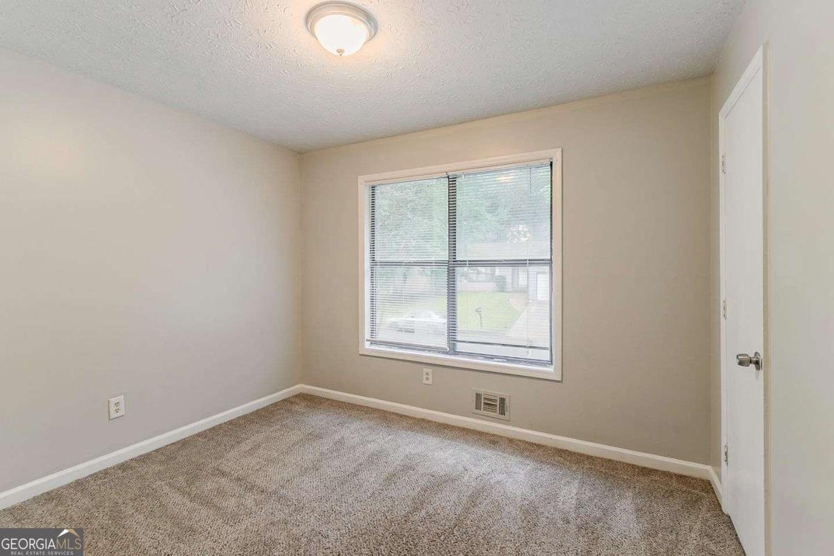 2218 Lowtrail Court Lithonia - 7