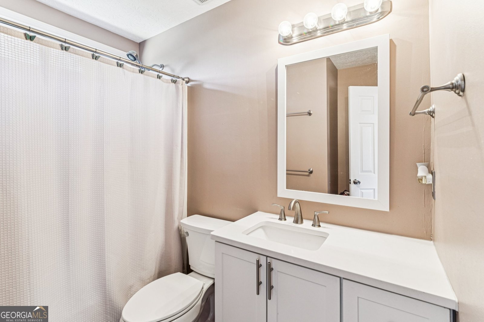 608 Cambridge Terrace Loganville - 1