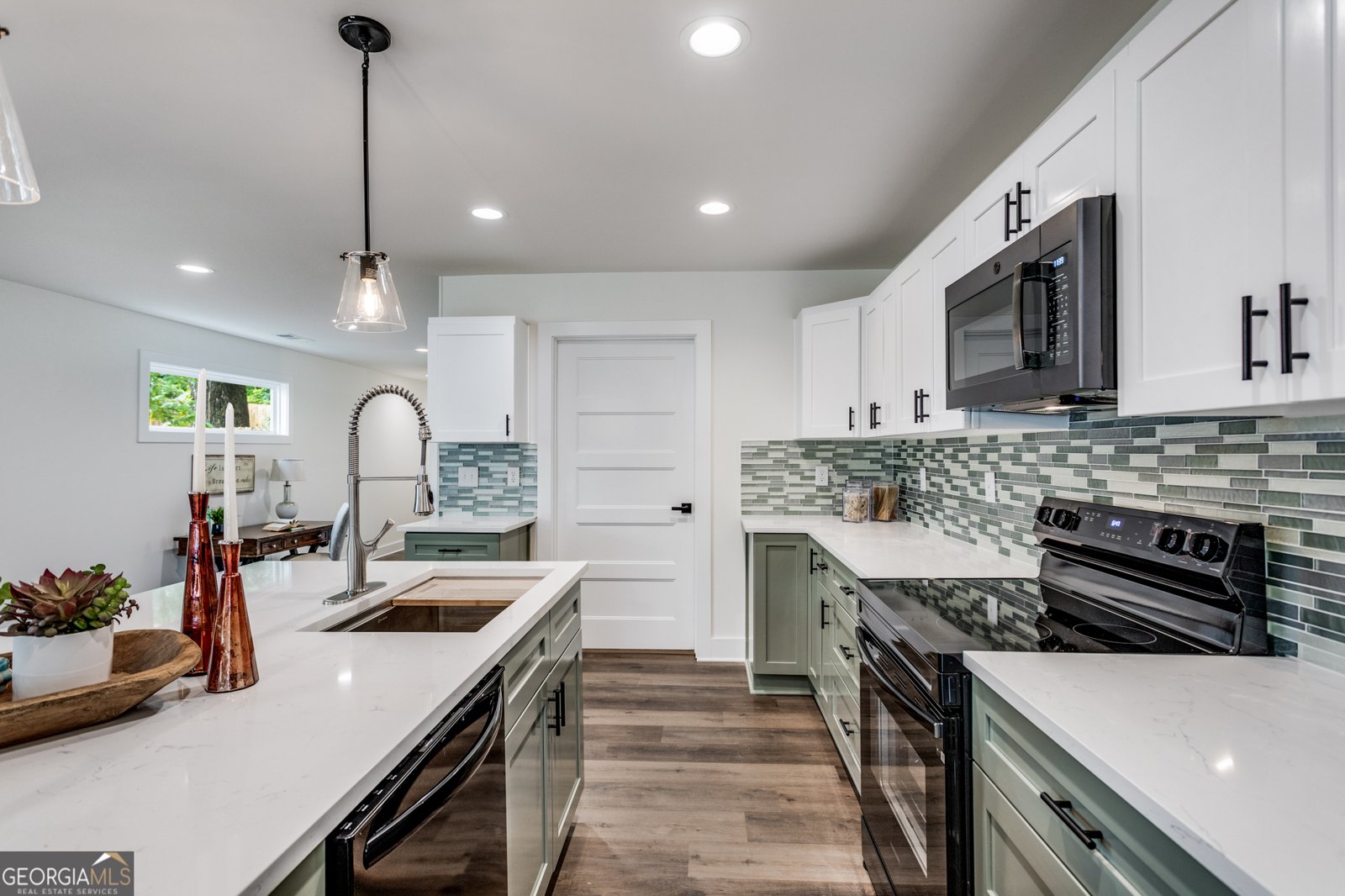 1328 GUS THORNHILL JR Drive East Point - 10