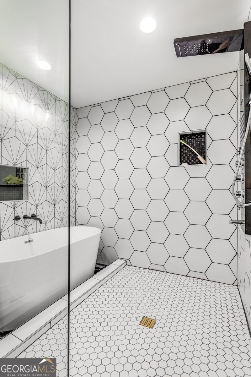 1328 GUS THORNHILL JR Drive East Point - 20