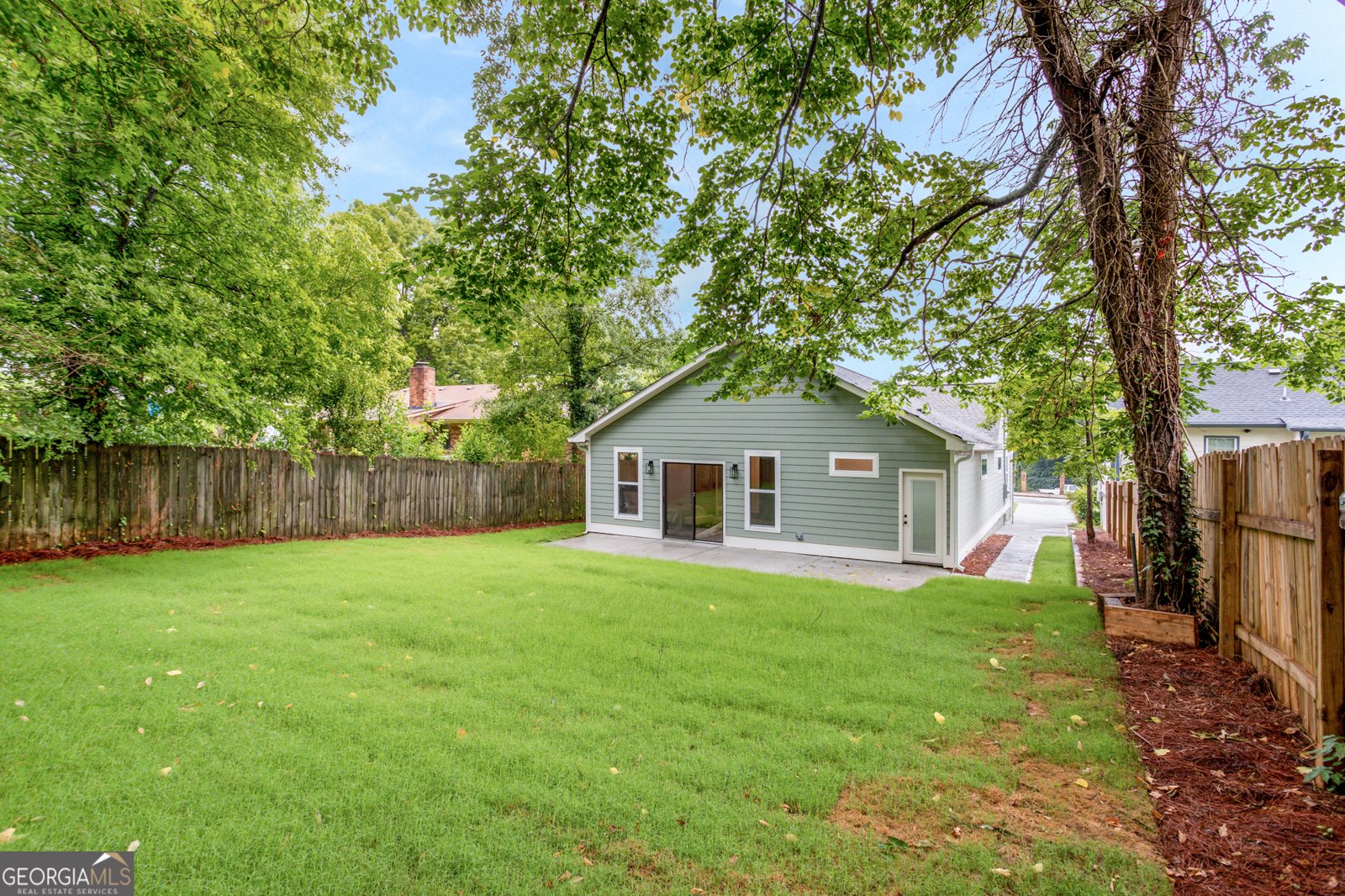 1328 GUS THORNHILL JR Drive East Point - 33