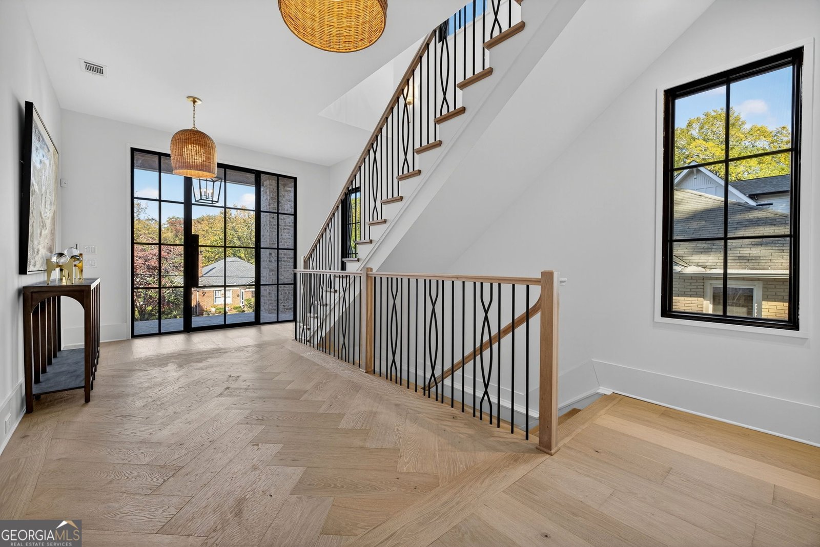 991 Courtenay Drive Atlanta - 24