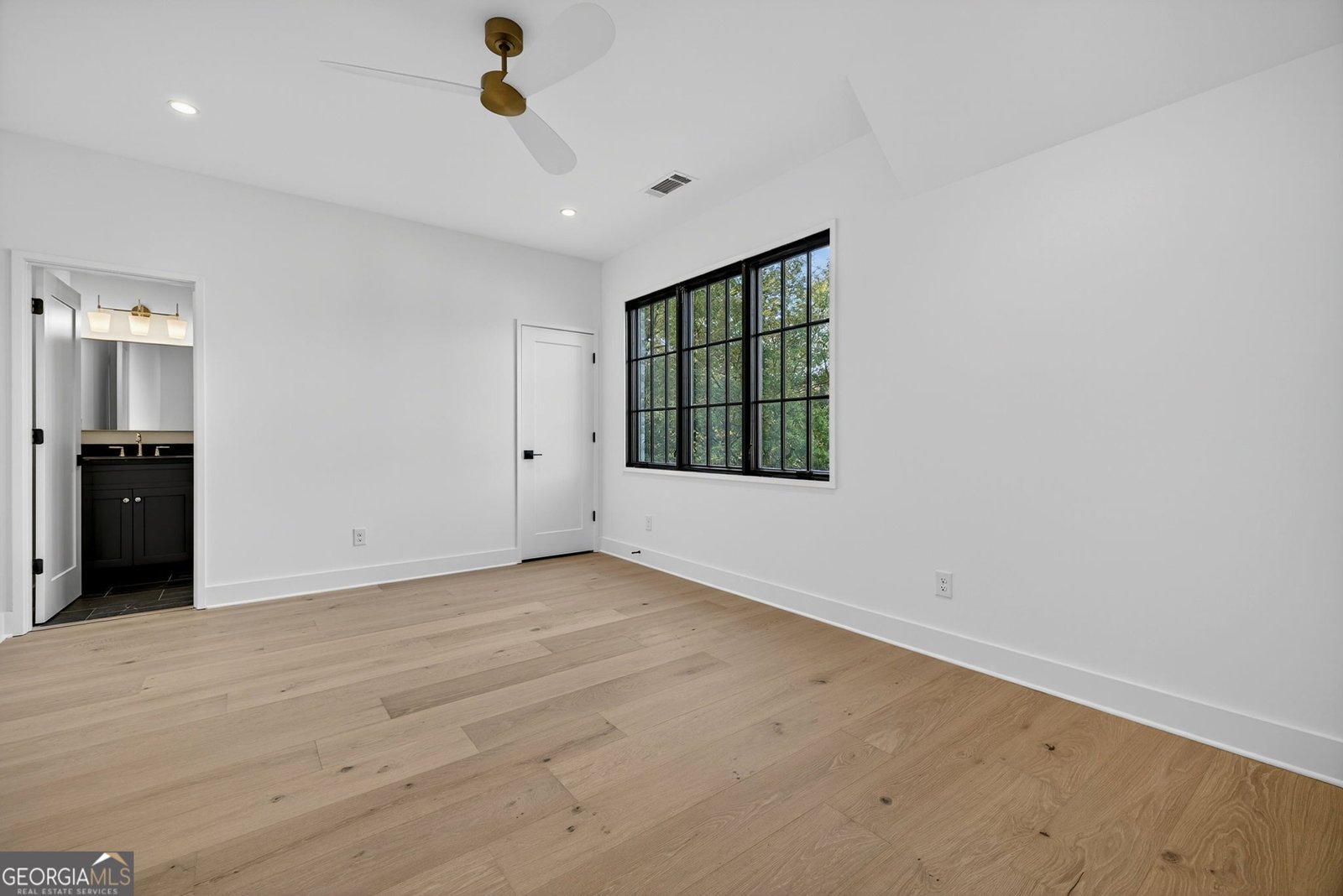 991 Courtenay Drive Atlanta - 33