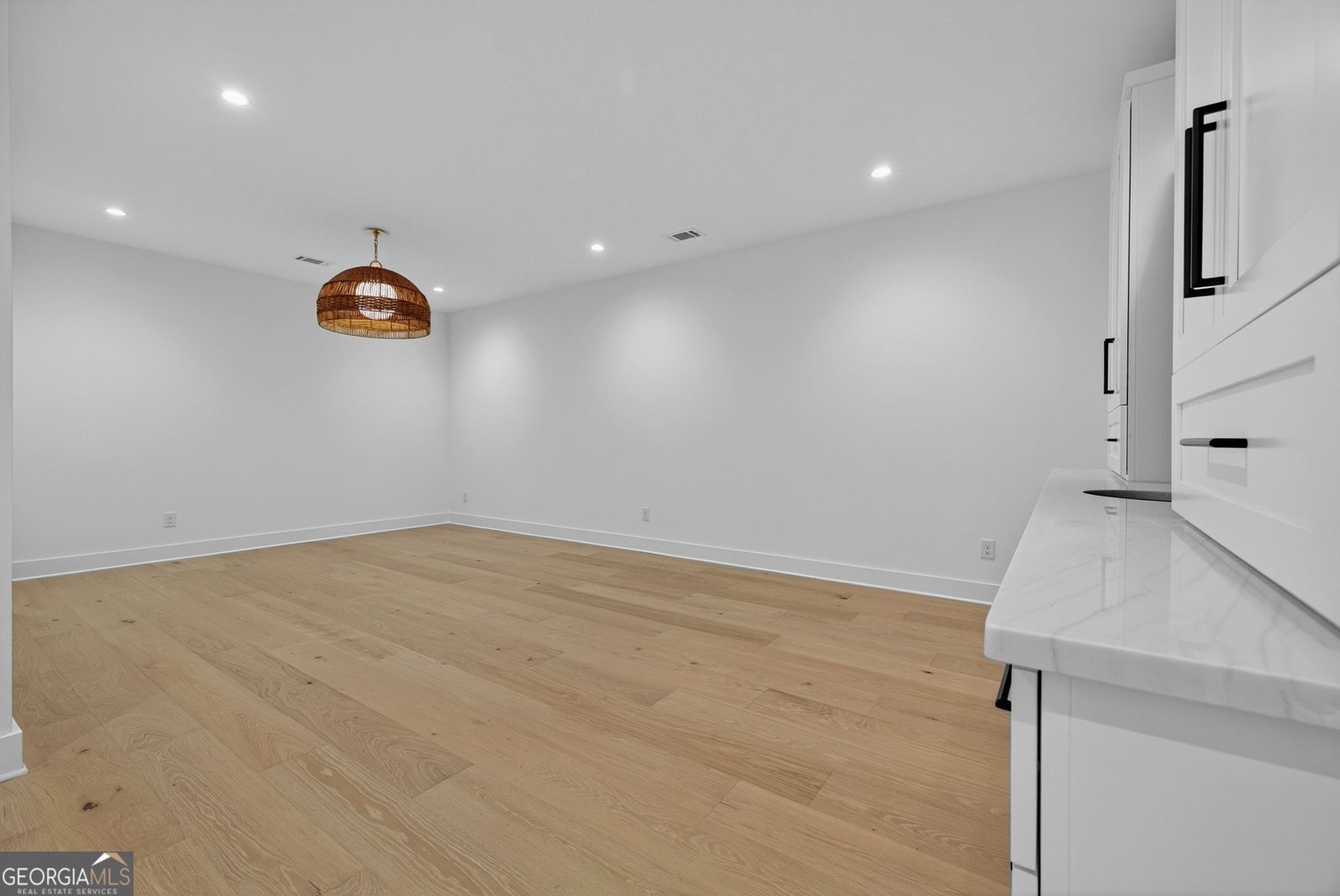 991 Courtenay Drive Atlanta - 40