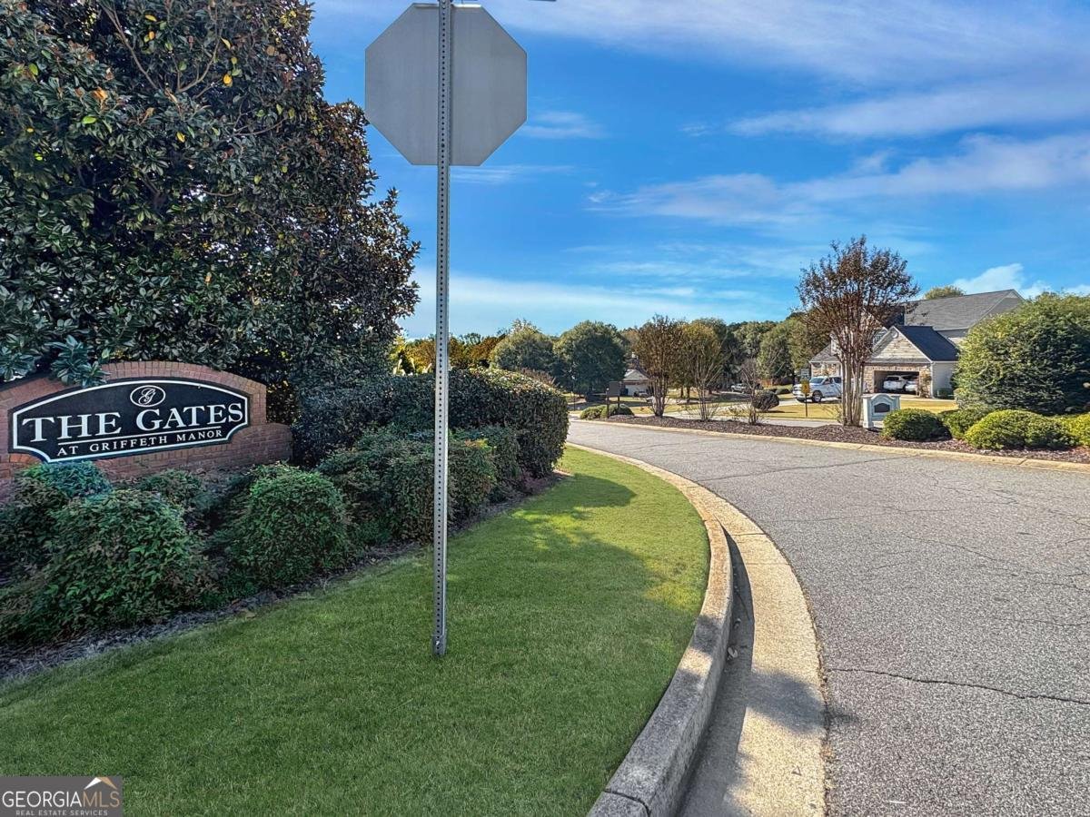 637 Sleeping Meadow Lane Bethlehem - 12