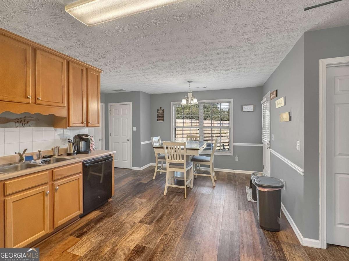 637 Sleeping Meadow Lane Bethlehem - 4