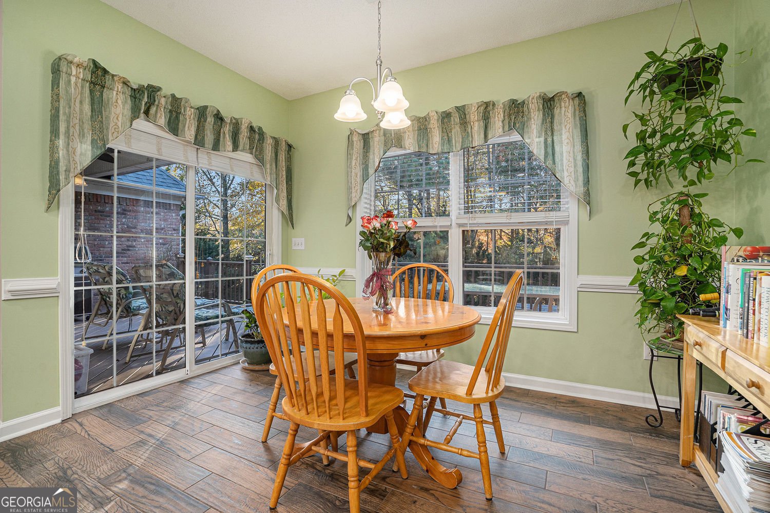 20 Spring Lake Trail White - 13