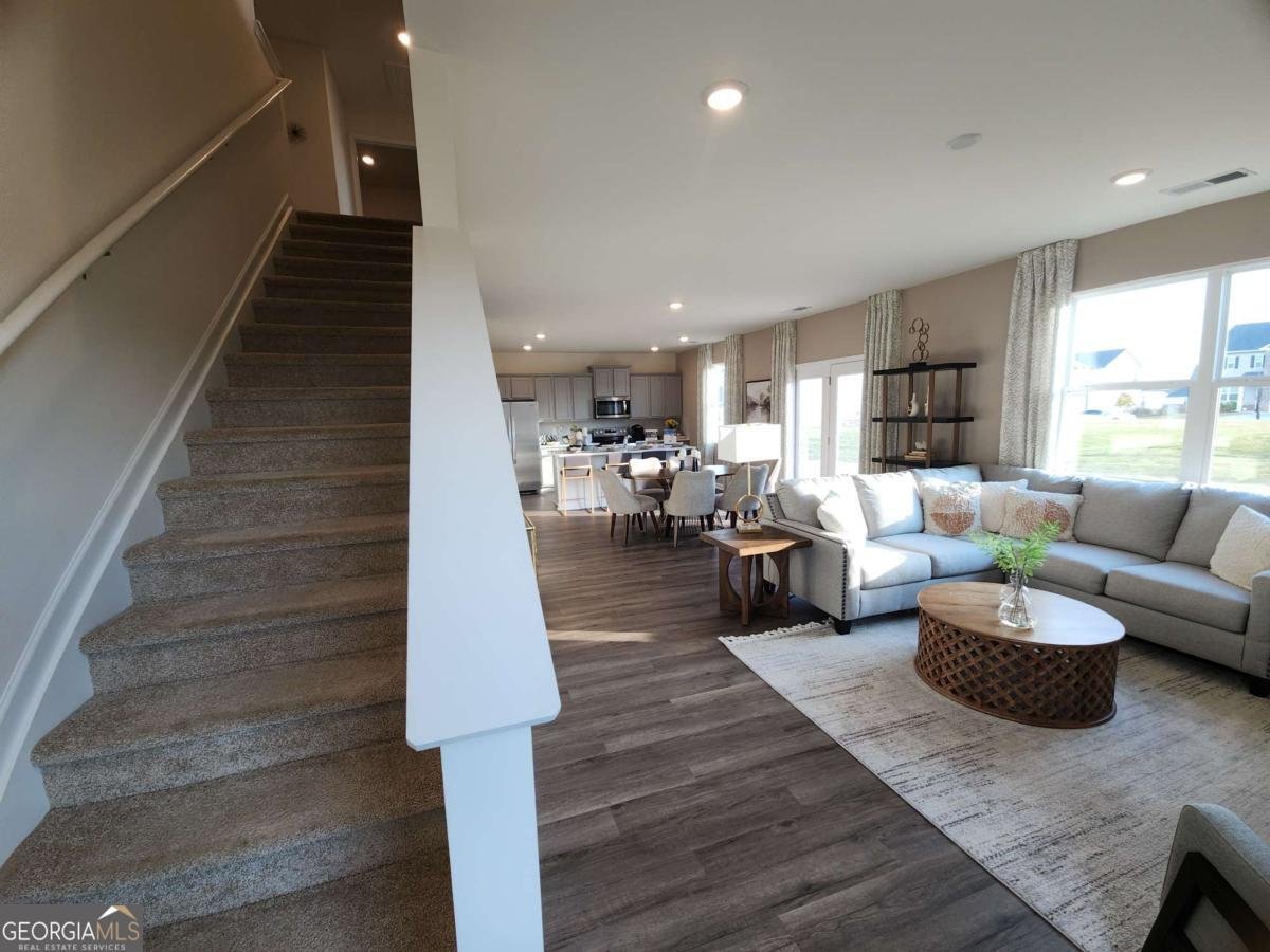 191 Aster Avenue Locust Grove - 11