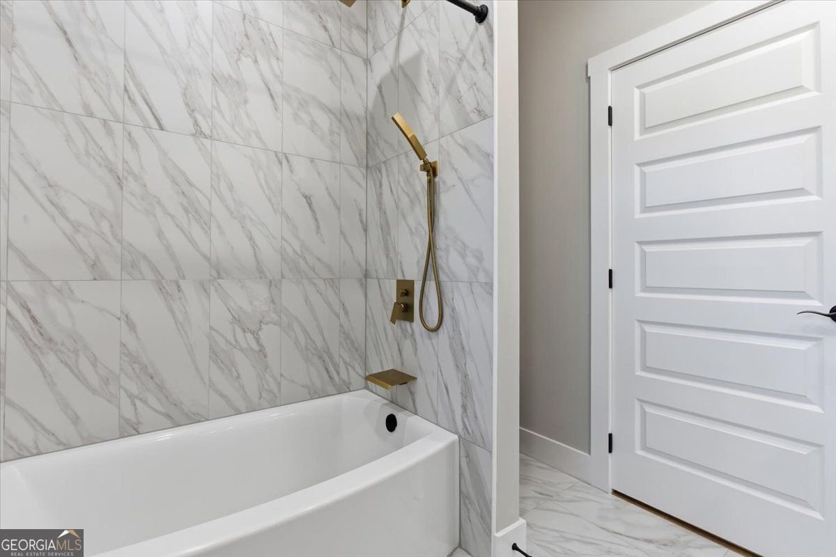 218 NEWTOWN Calhoun - 29