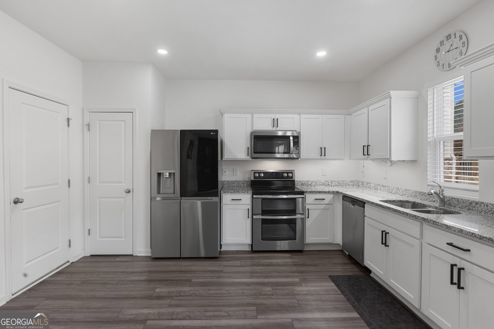 300 Hyde Park Winder - 12