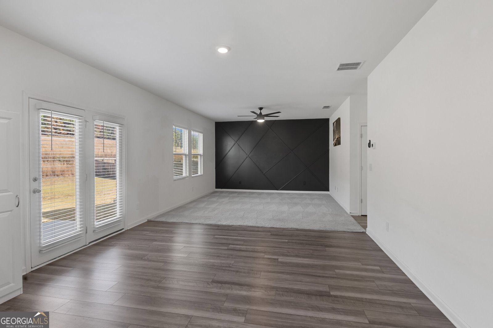 300 Hyde Park Winder - 14