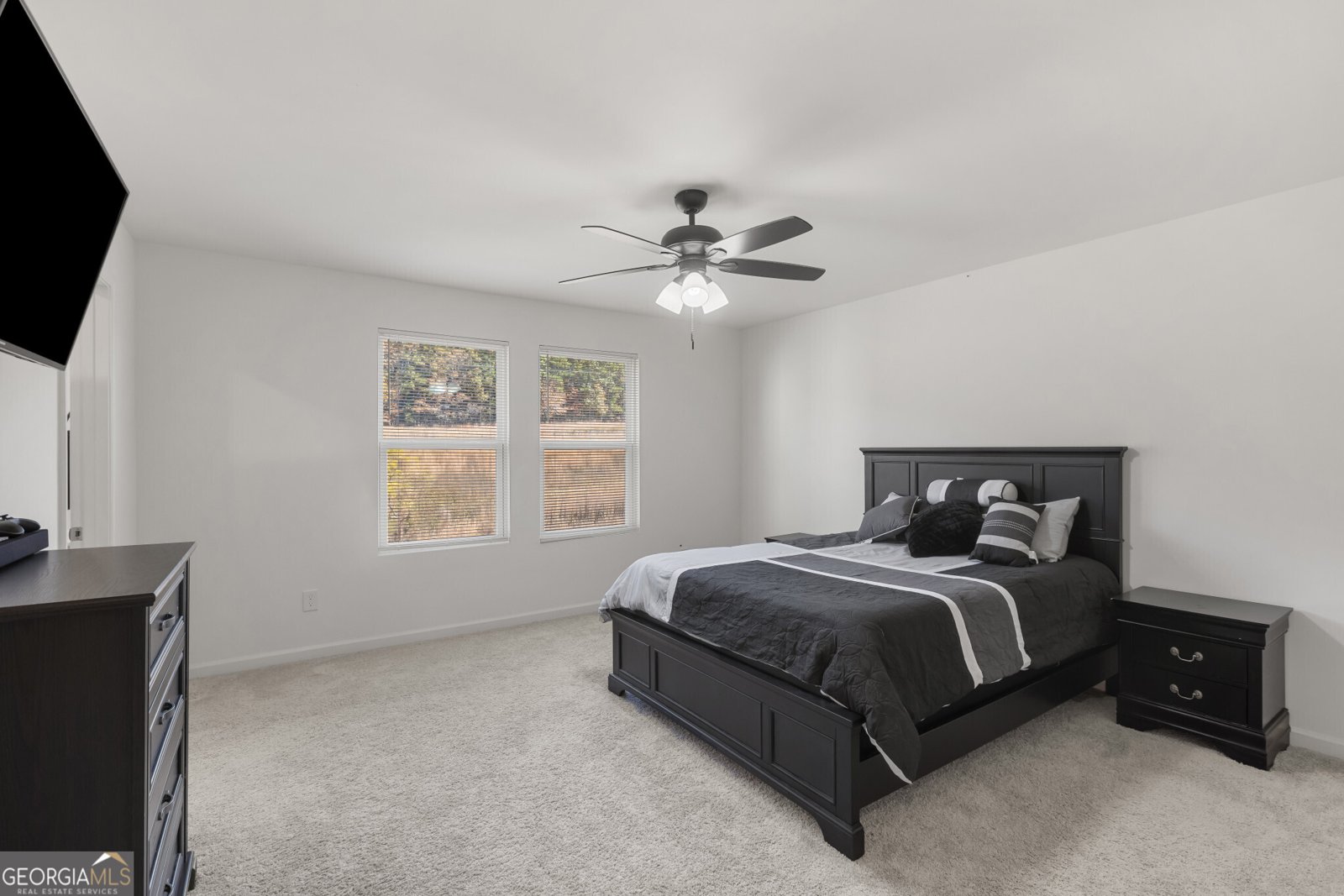 300 Hyde Park Winder - 24