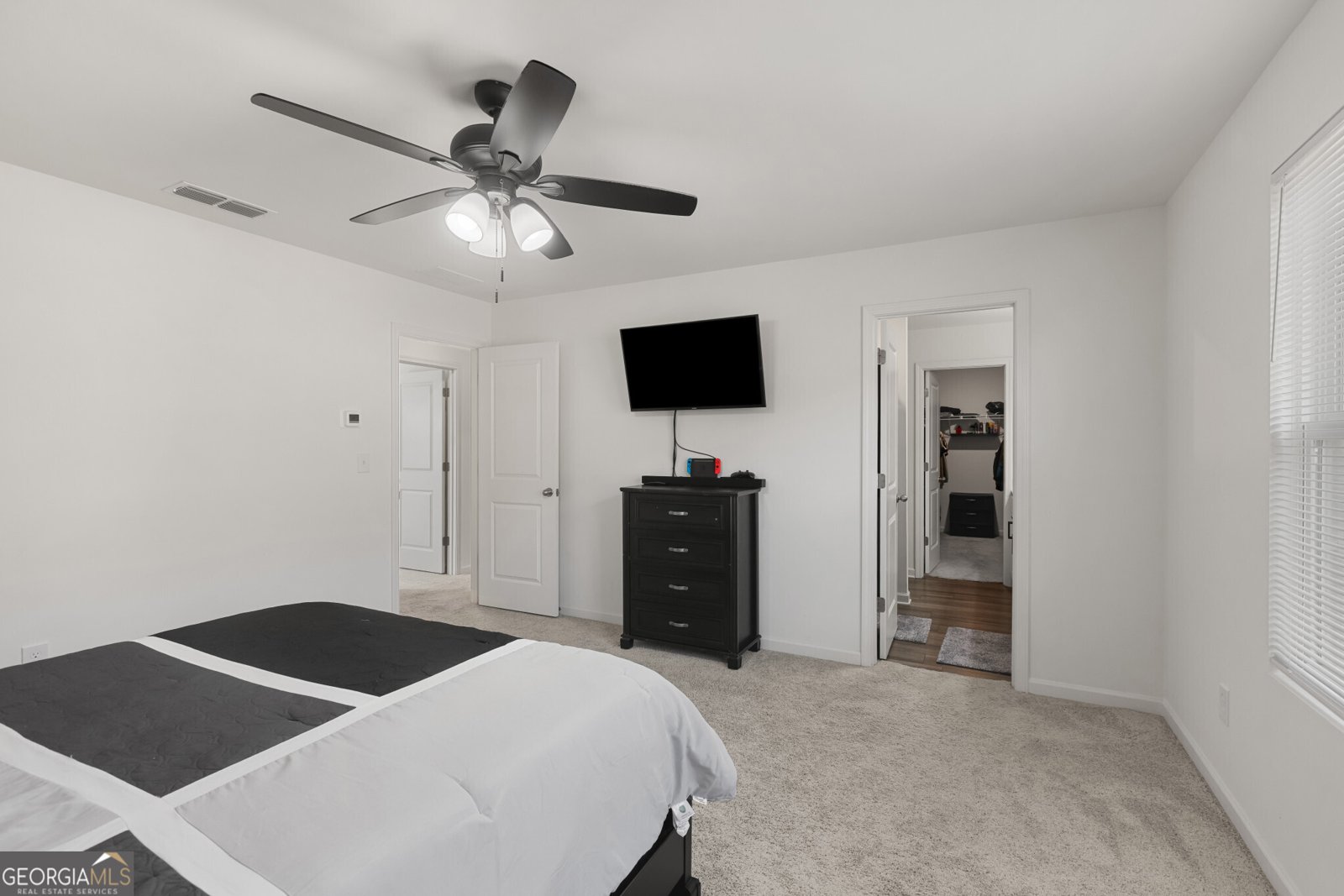 300 Hyde Park Winder - 25