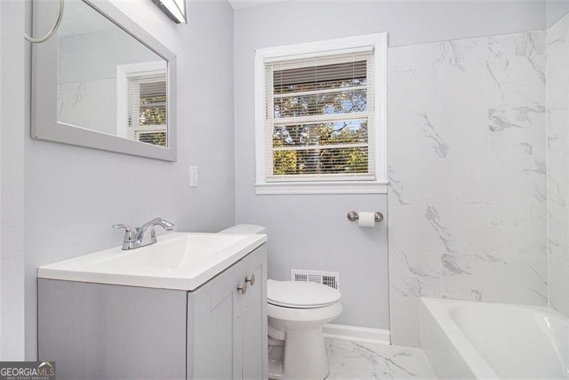 1399 SAGEWOOD Circle Stone Mountain - 19