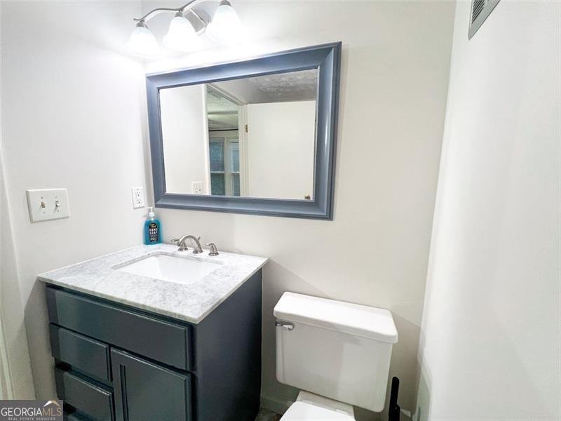 6379 WEDGEVIEW Tucker - 10