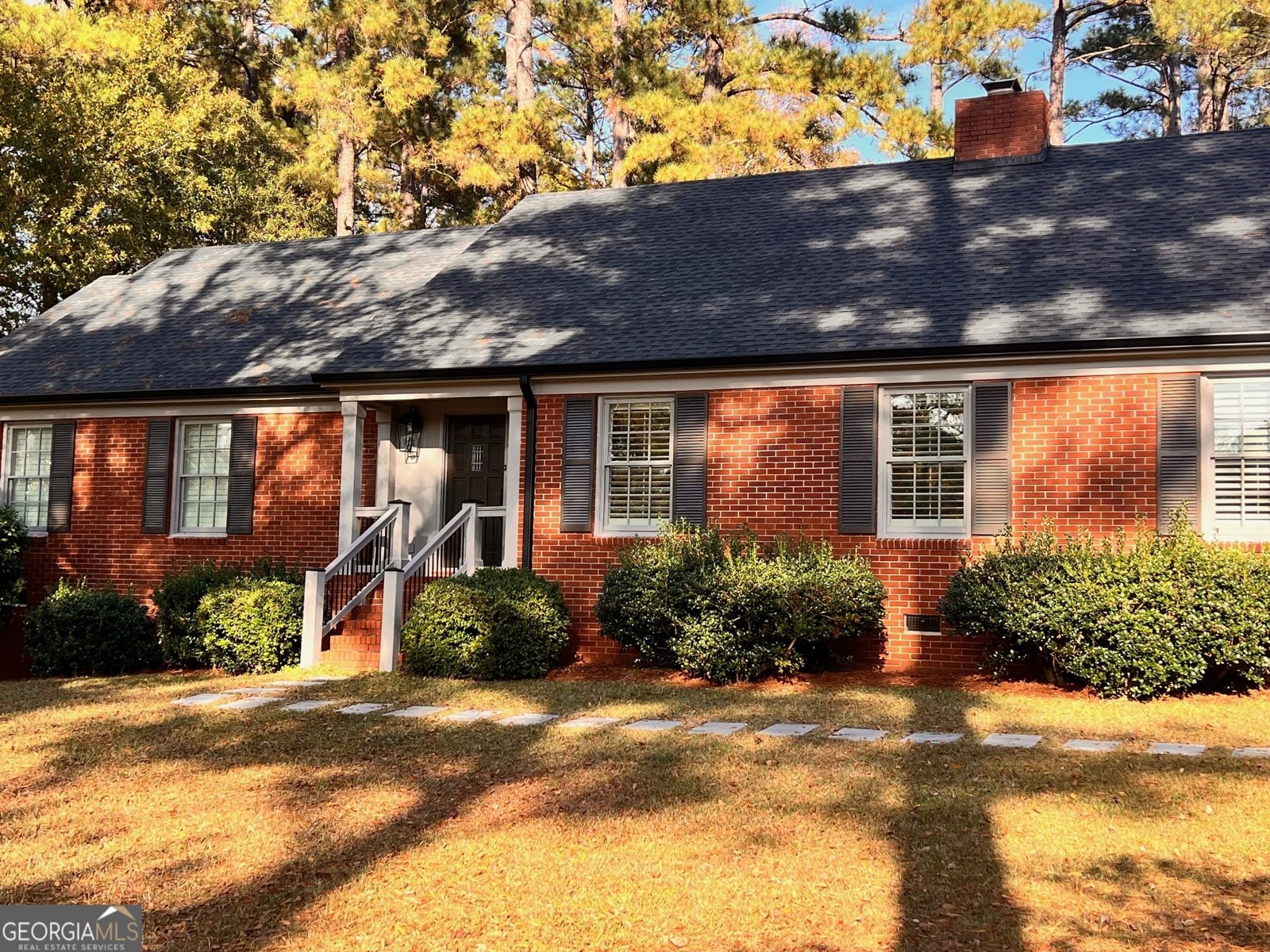 748 Lakewood Drive Lagrange - main photo