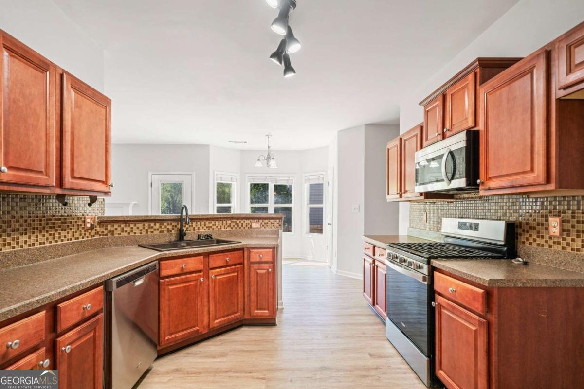 5689 Winter Bluff Way Buford - 16