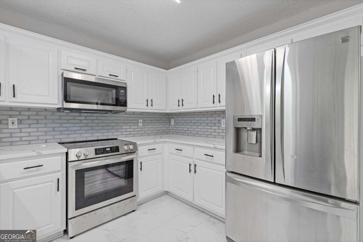 285 Camden Park Drive Lawrenceville - 12