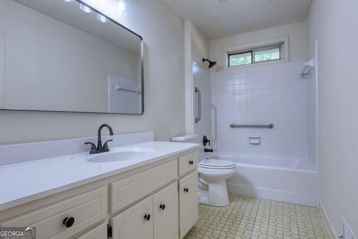 8936 Western Pines Drive Douglasville - 19