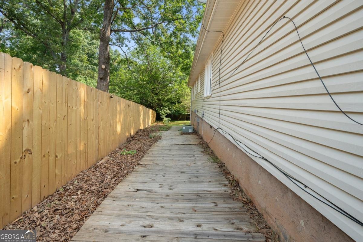 245 Amanda Court Stockbridge - 22