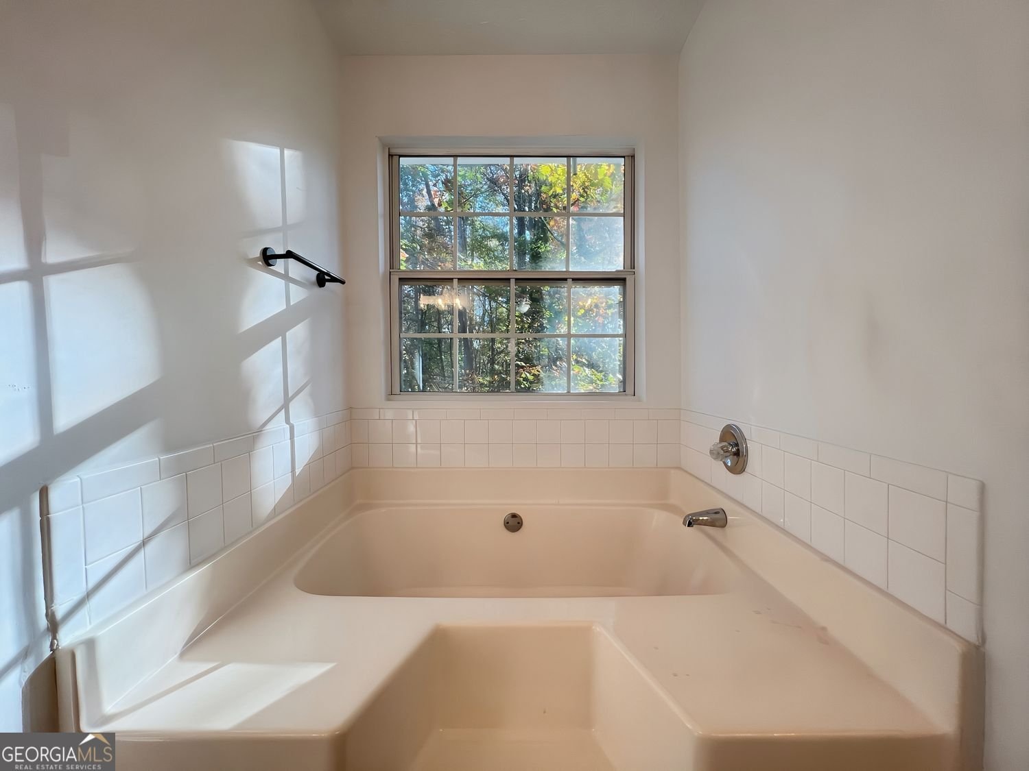 565 Paris Drive Lawrenceville - 27