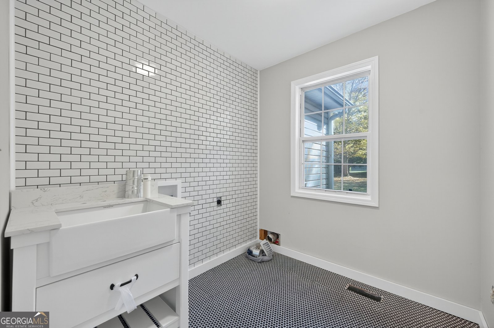 4460 Suwanee Dam Road Suwanee - 19