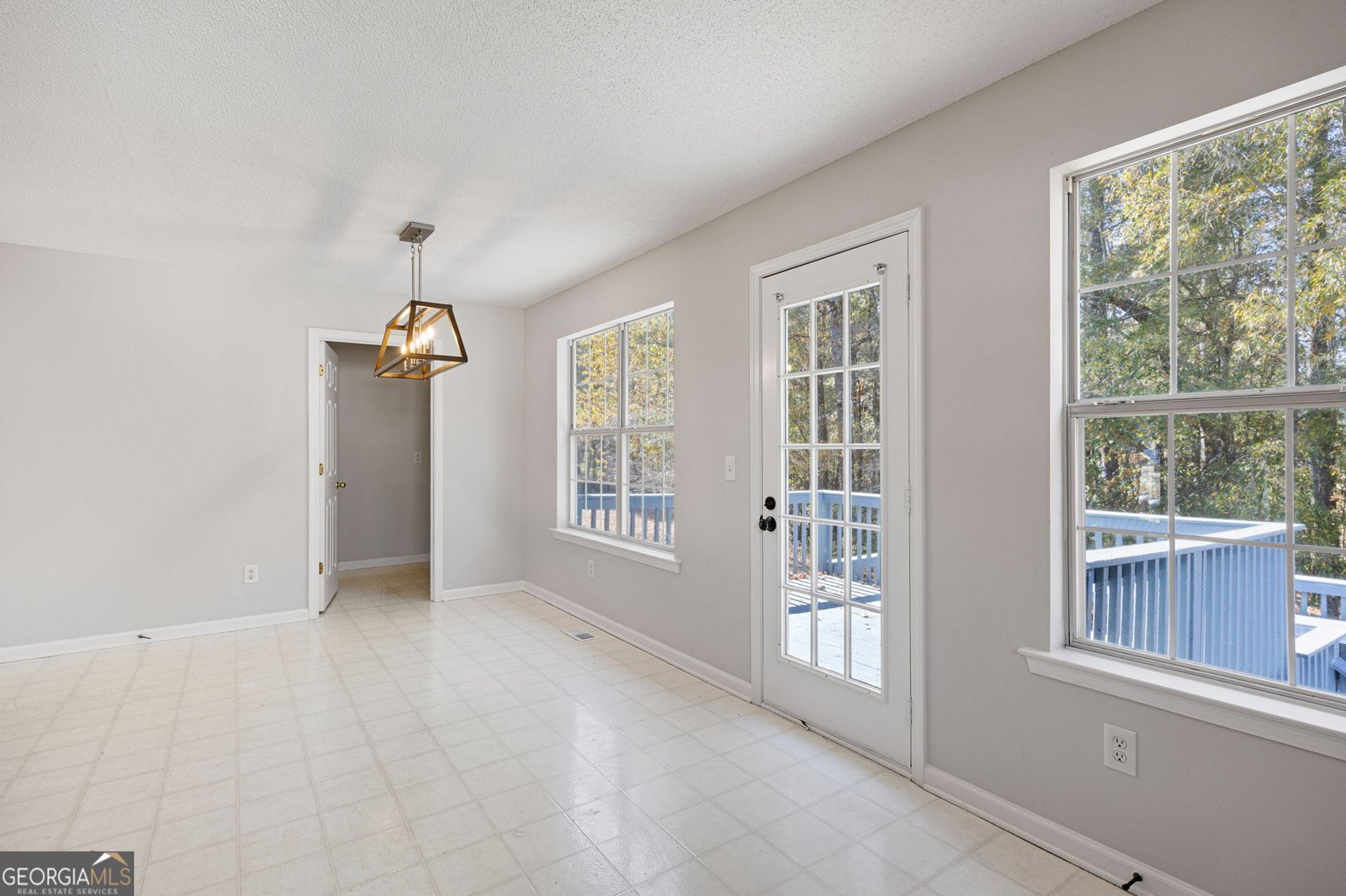 42 Glenmore Drive Kingston - 19