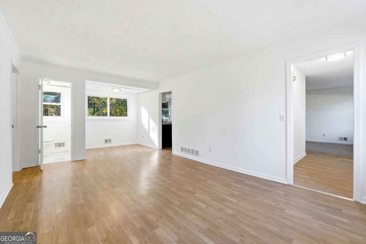 6917 Laurelwood Drive Douglasville - 17