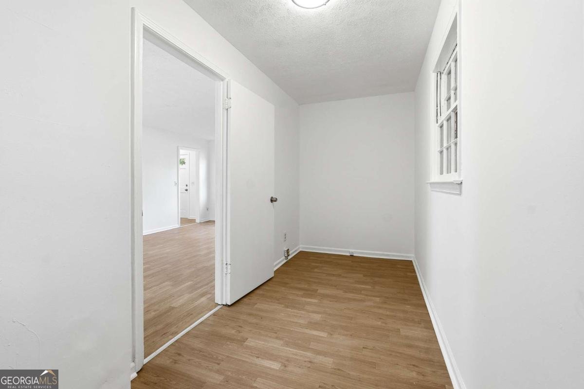 6917 Laurelwood Drive Douglasville - 22