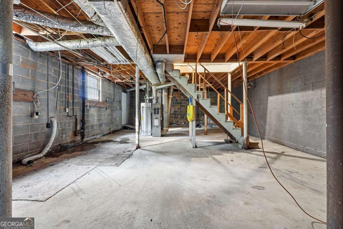 6917 Laurelwood Drive Douglasville - 23