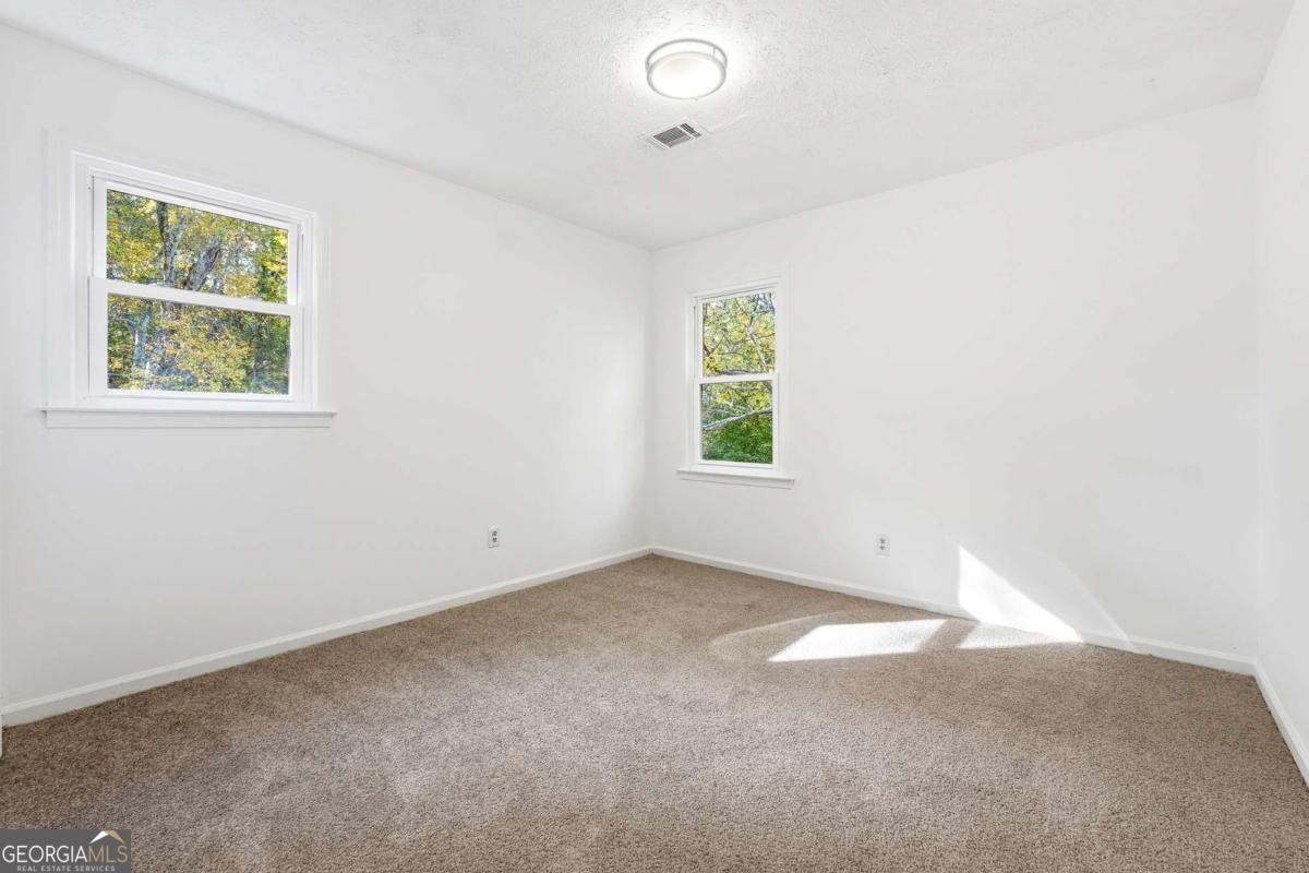 6917 Laurelwood Drive Douglasville - 6