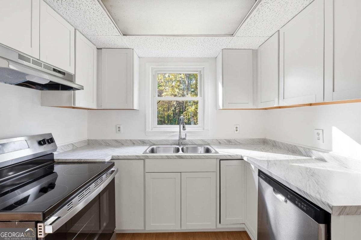 6917 Laurelwood Drive Douglasville - 9