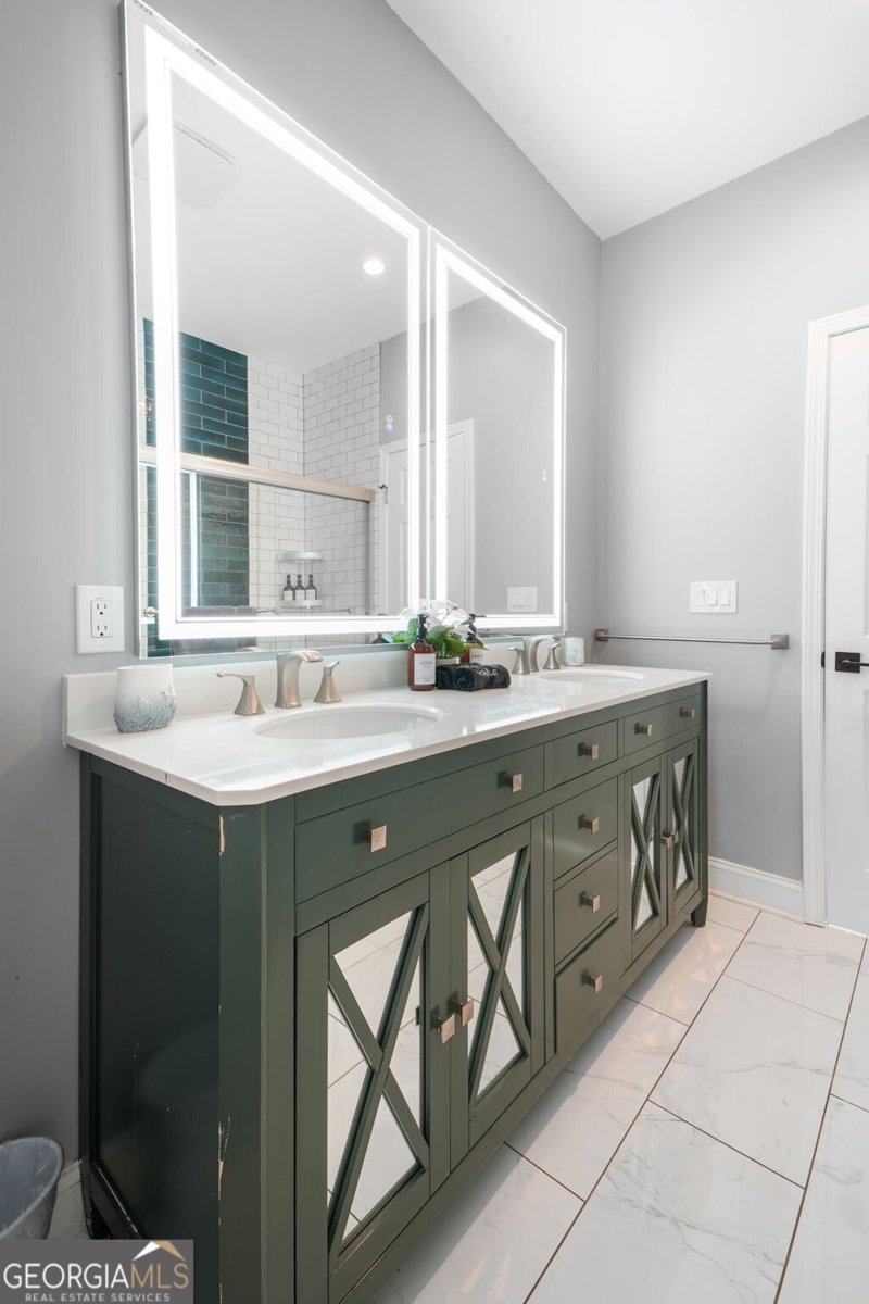 992 Beckwith Street Atlanta - 28