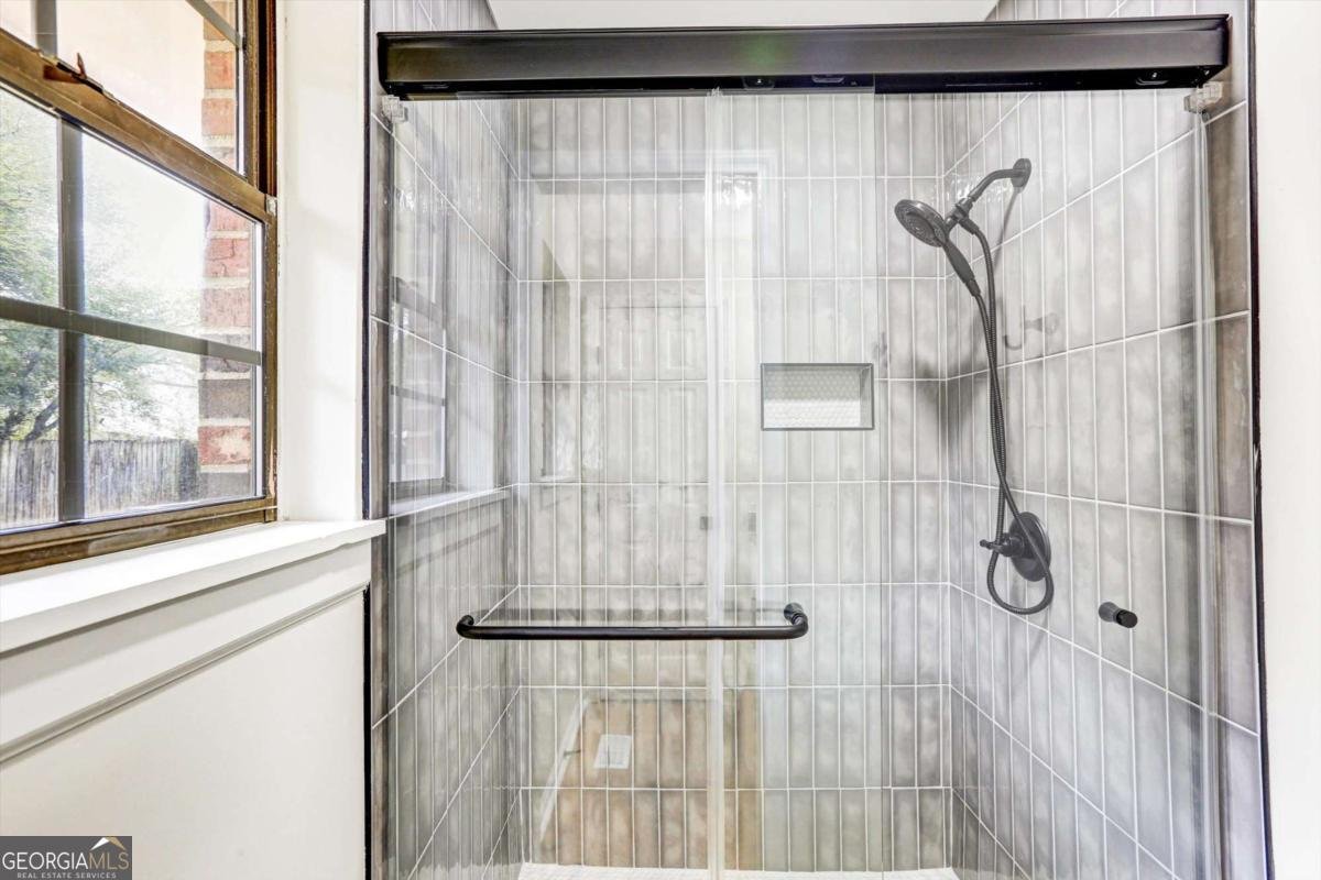 122 Capitol Avenue Winder - 5