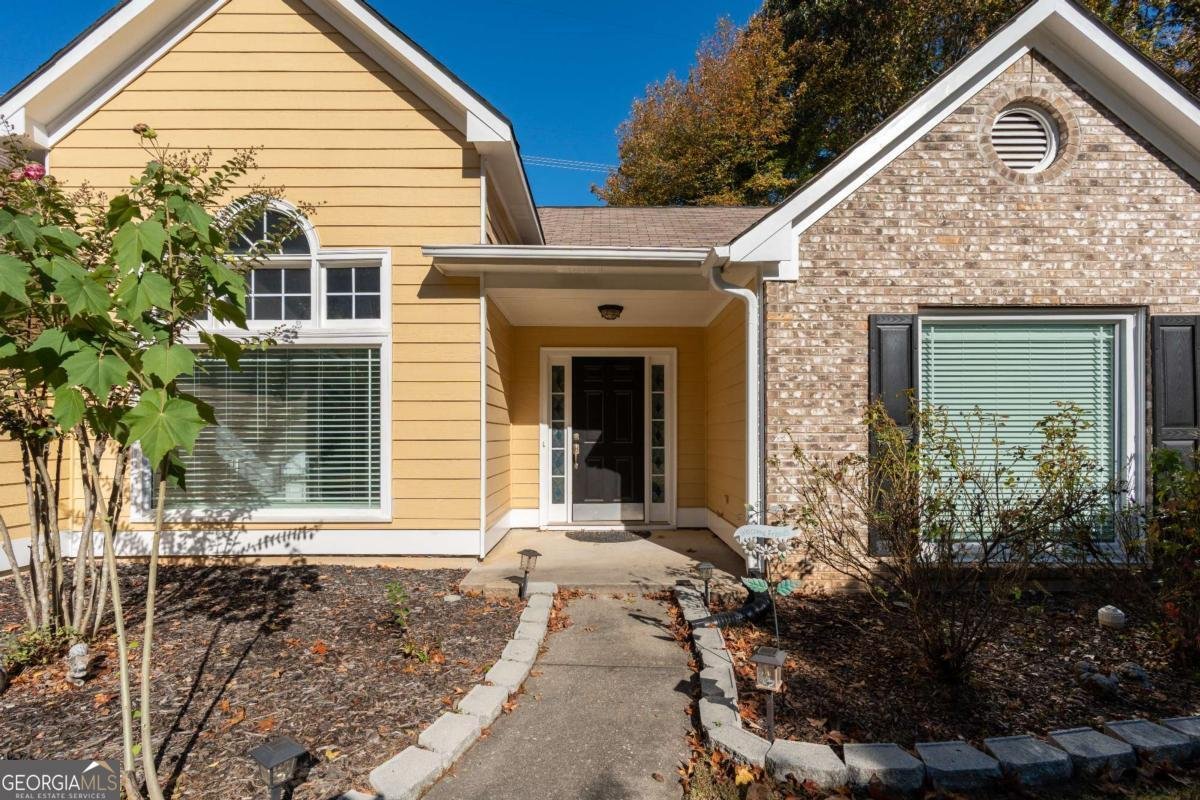 727 Eight Point Court Suwanee - 2