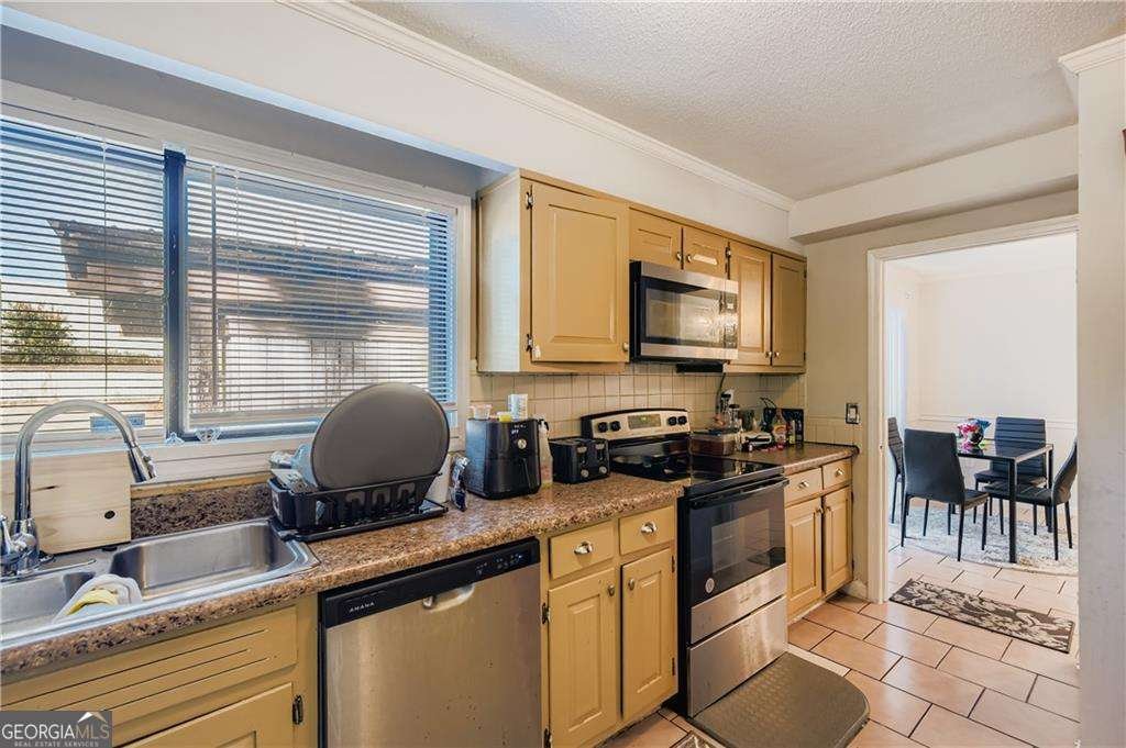 2 Willowick Drive Lithonia - 4