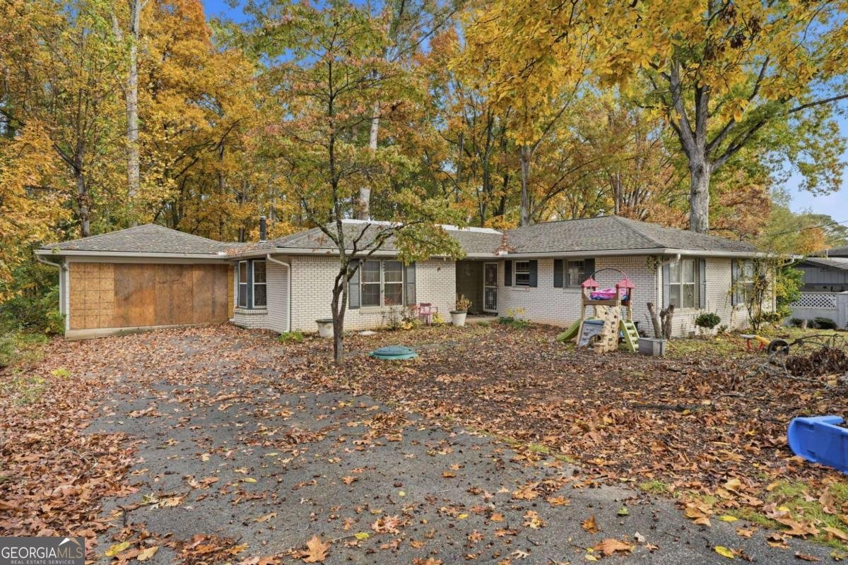 4319 Parkview Drive Lithia Springs - 1