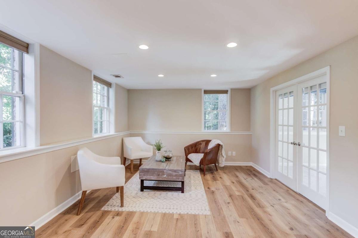 2488 Hazelwood Drive Atlanta - 37