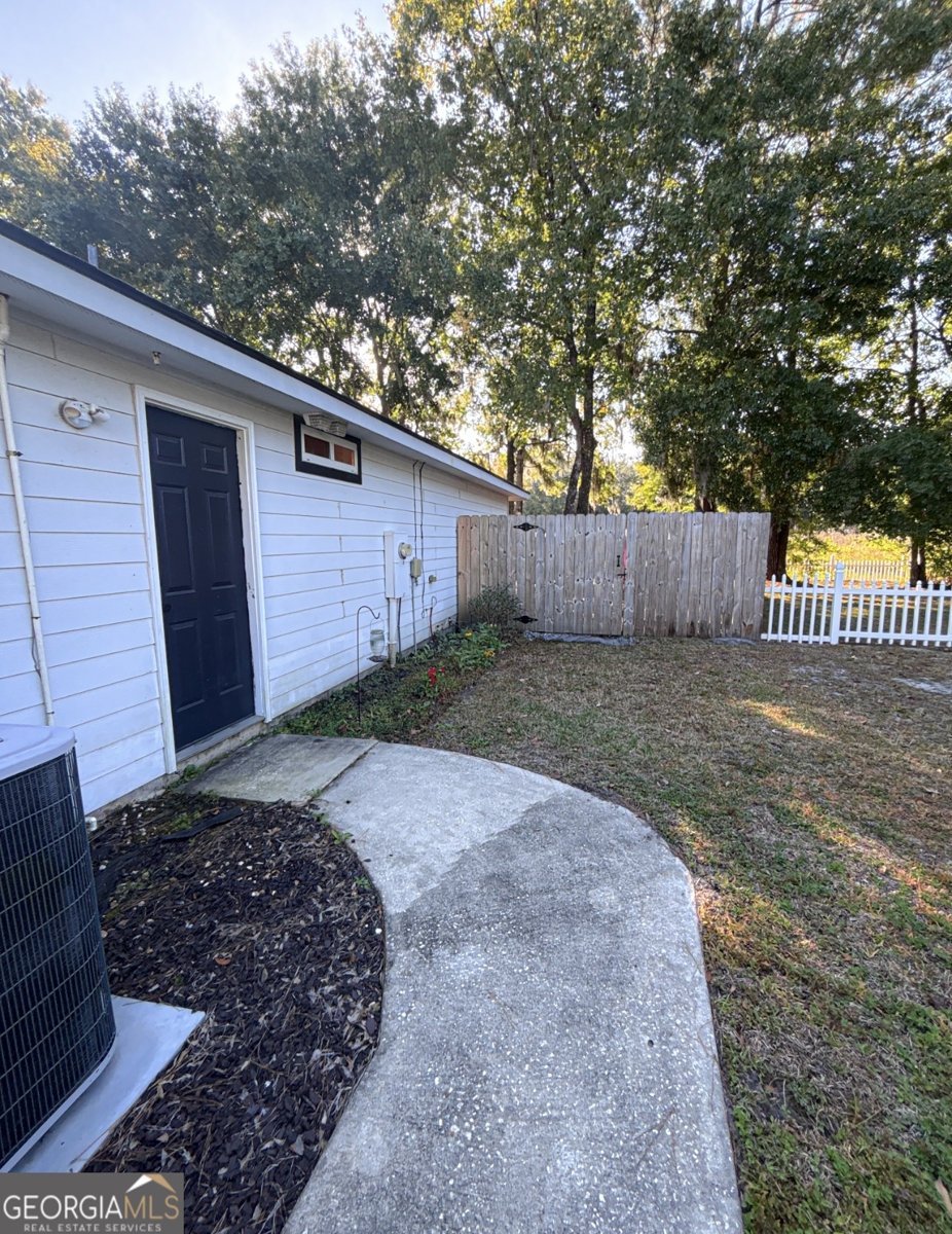 102 Honeysuckle Road Kingsland - 14