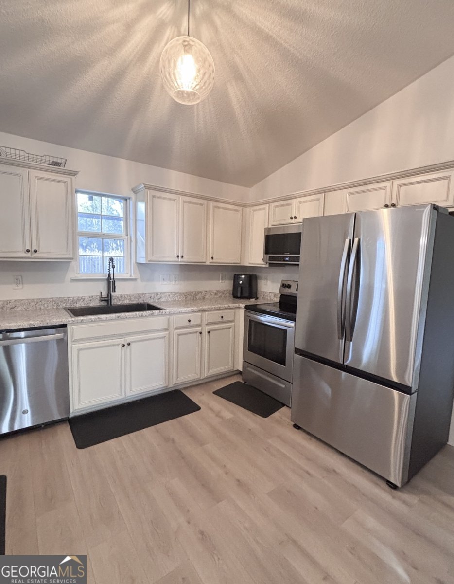 102 Honeysuckle Road Kingsland - 5