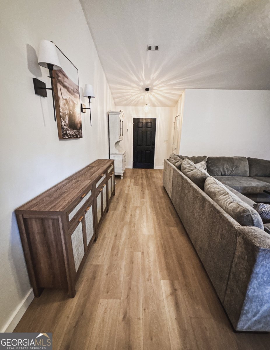 102 Honeysuckle Road Kingsland - 6