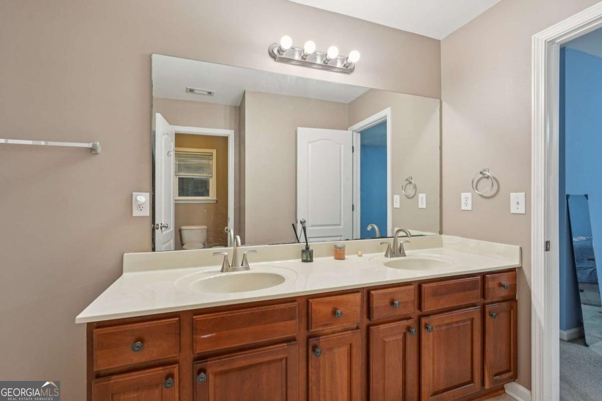 6015 Thrasher Court Cumming - 40