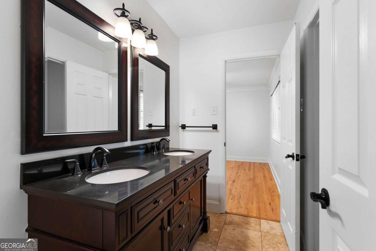 620 Spalding Drive Sandy Springs - 27